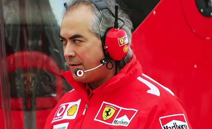 L'Ing. Luigi Mazzola al muretto Ferrari in Formula 1